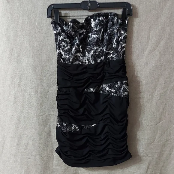 NIKIBIKI dress straples size Large color Black and silver - Picture 2 of 10